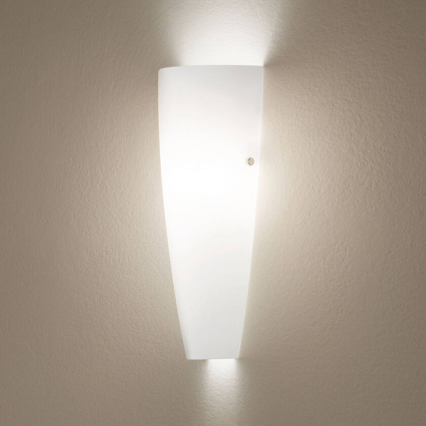 Hvit Dedalo vegglampe IP44