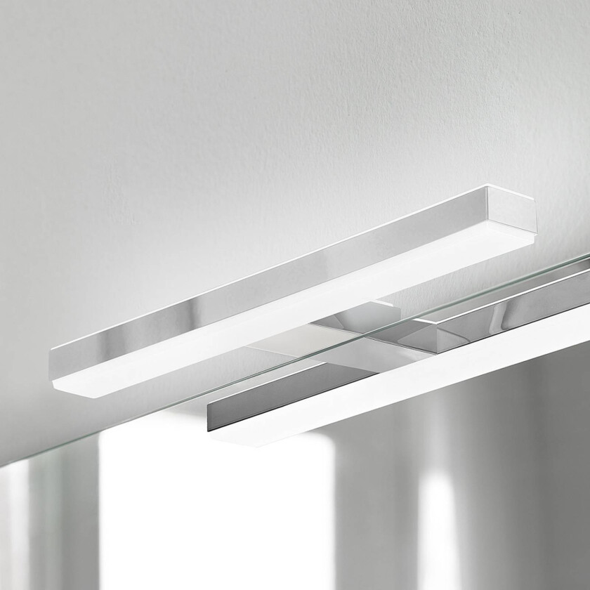 LED-speillampe Veronica, bredde 30 cm, krom