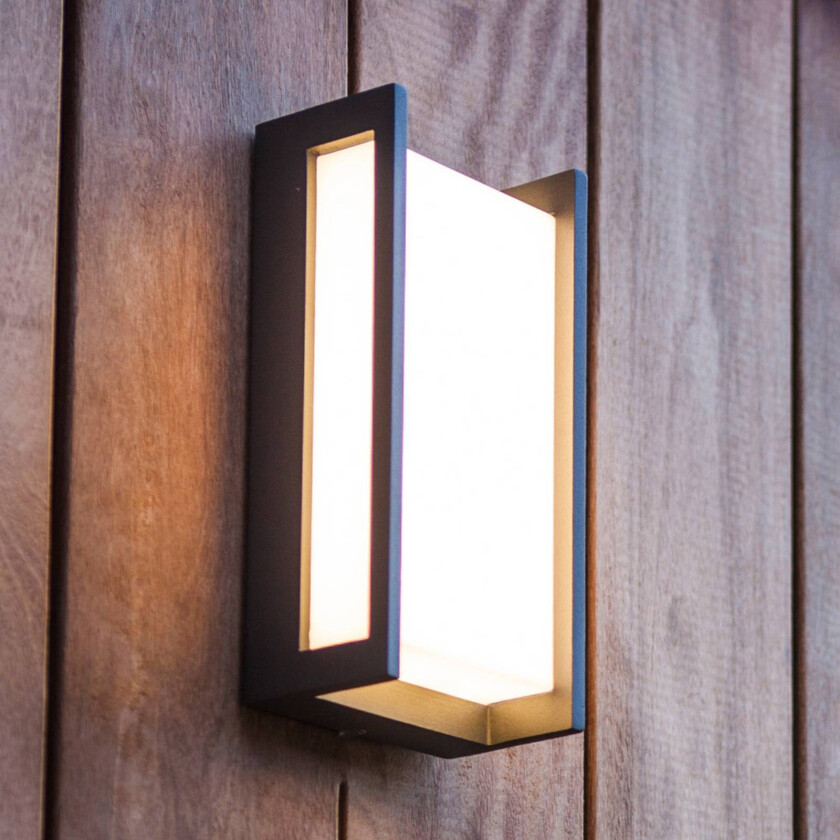 Qubo utendørs LED-vegglampe, RGBW, smart