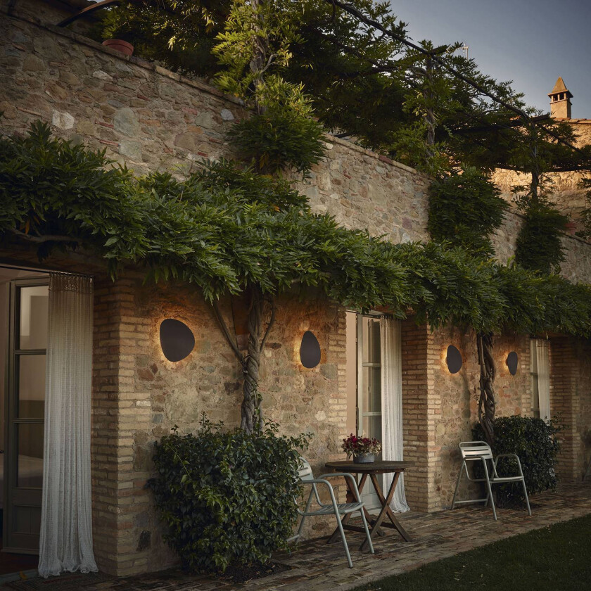 Tria 04 utendørs LED-vegglampe grafitt brun