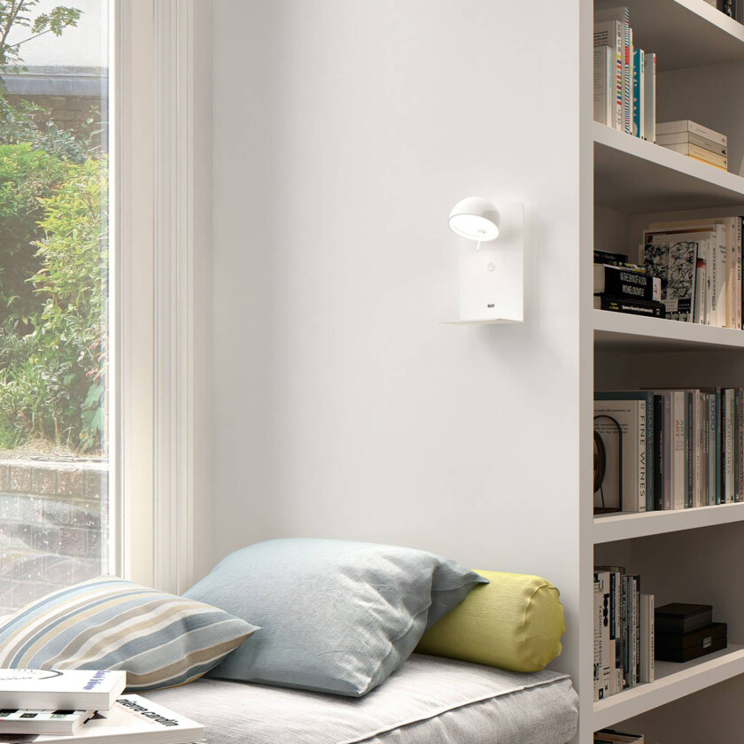 Beddy A/02 LED-vegglampe hvit med USB-port