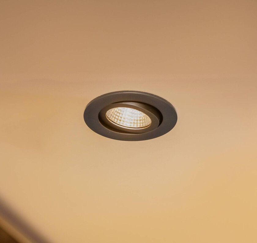 LED-downlight, 38° rund svart 3 000 K