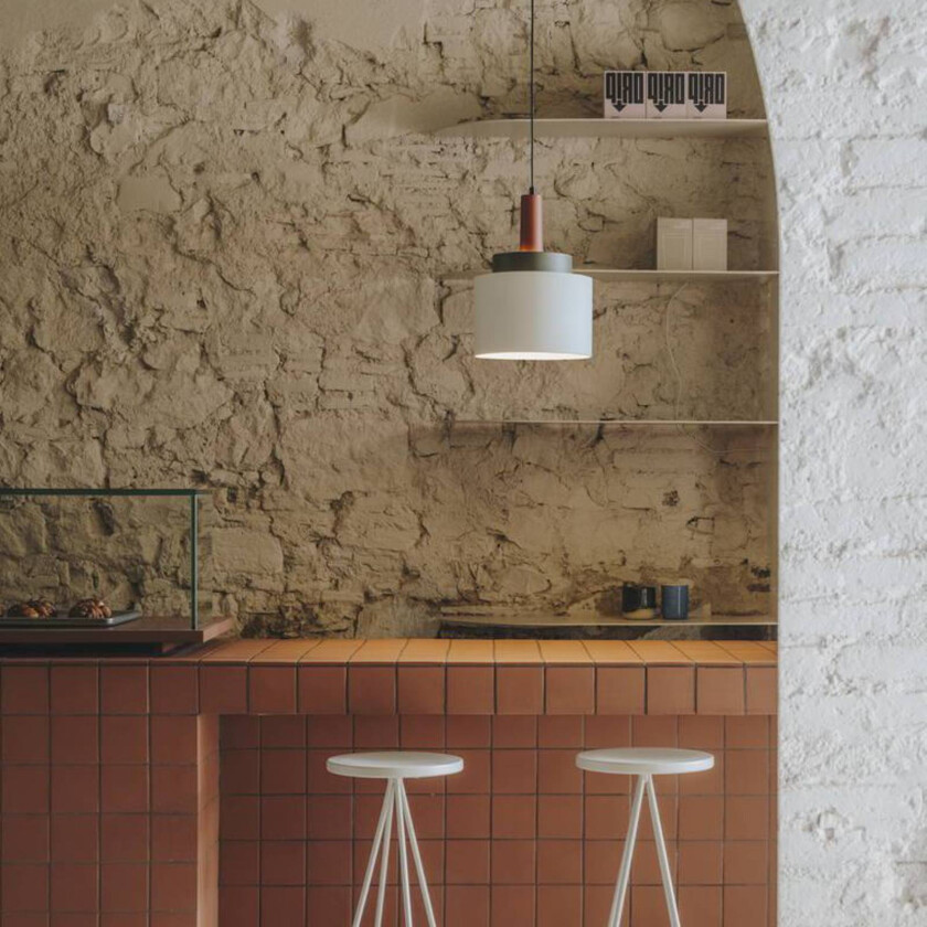 Keops 1 LED-pendellampe, Ø 30 cm, fargerik, aluminium