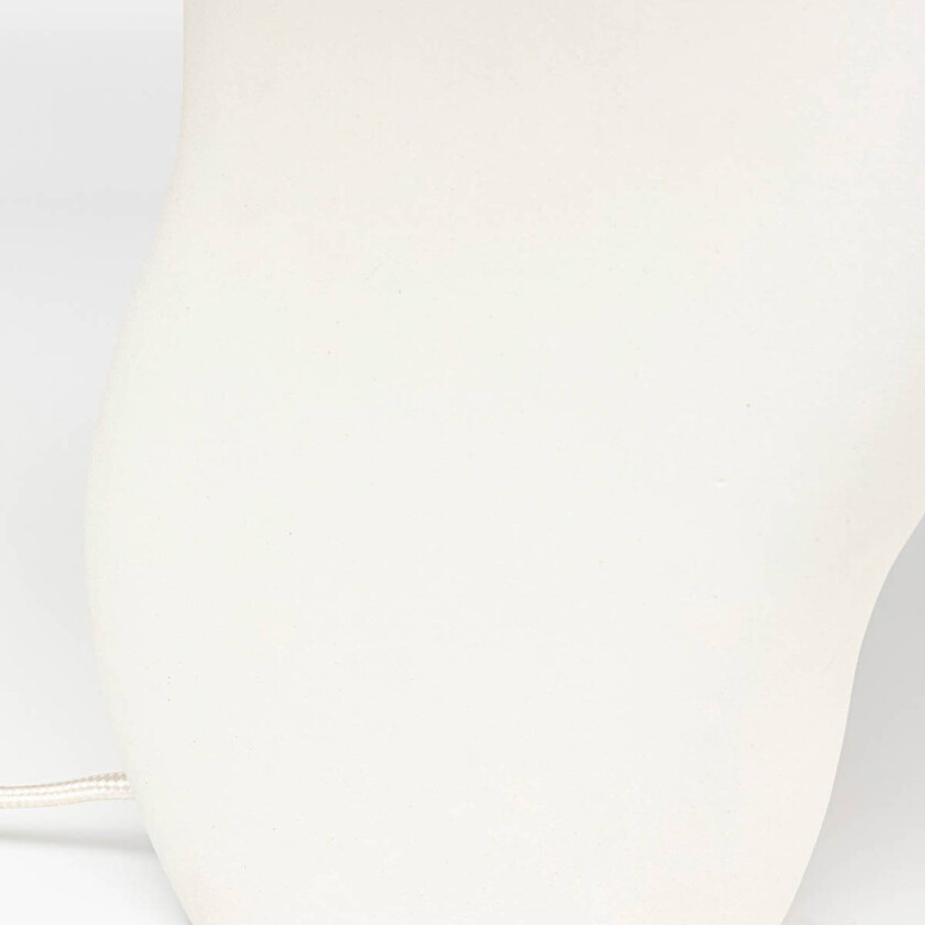 KARE Nube bordlampe, hvit, emaljert stål, høyde 27 cm