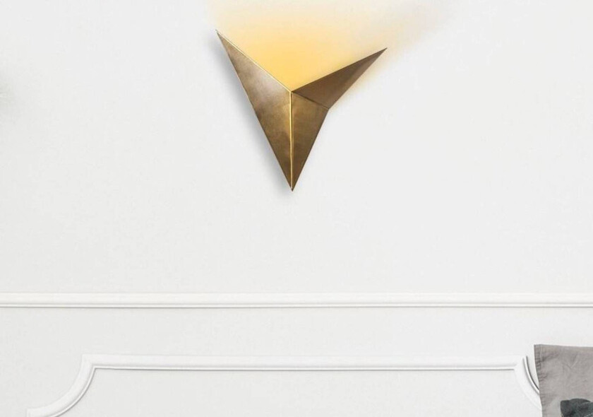 Vegglampe Bird 3203, gull antikk, metall, trekantet