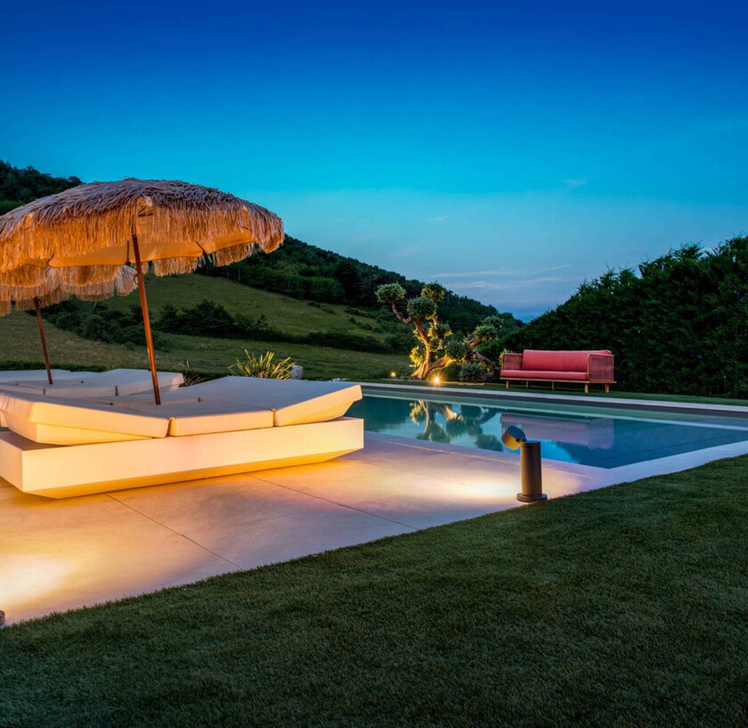 LED-sokkellampe R-Cube 35, antrasitt, aluminium, høyde 35 cm