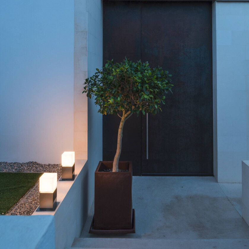 Square Pole sokkellampe, høyde 30 cm, grå, rustfritt stål