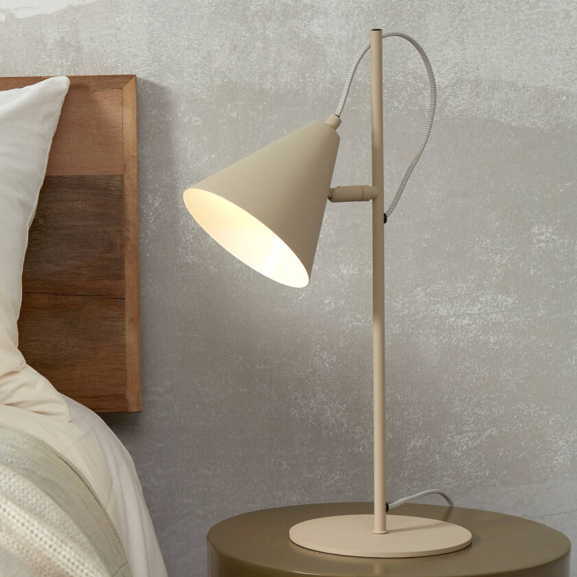 Det dreier seg om RoMi bordlampe Lisboa, sand