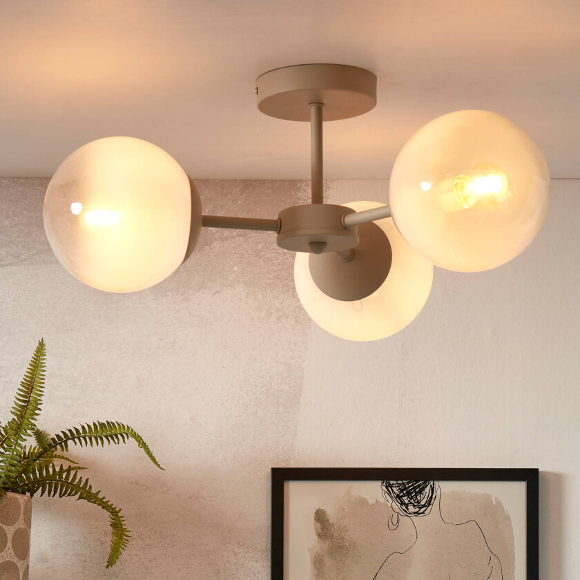 Det dreier seg om RoMi taklampe Aspen, melkehvit, 3-lys