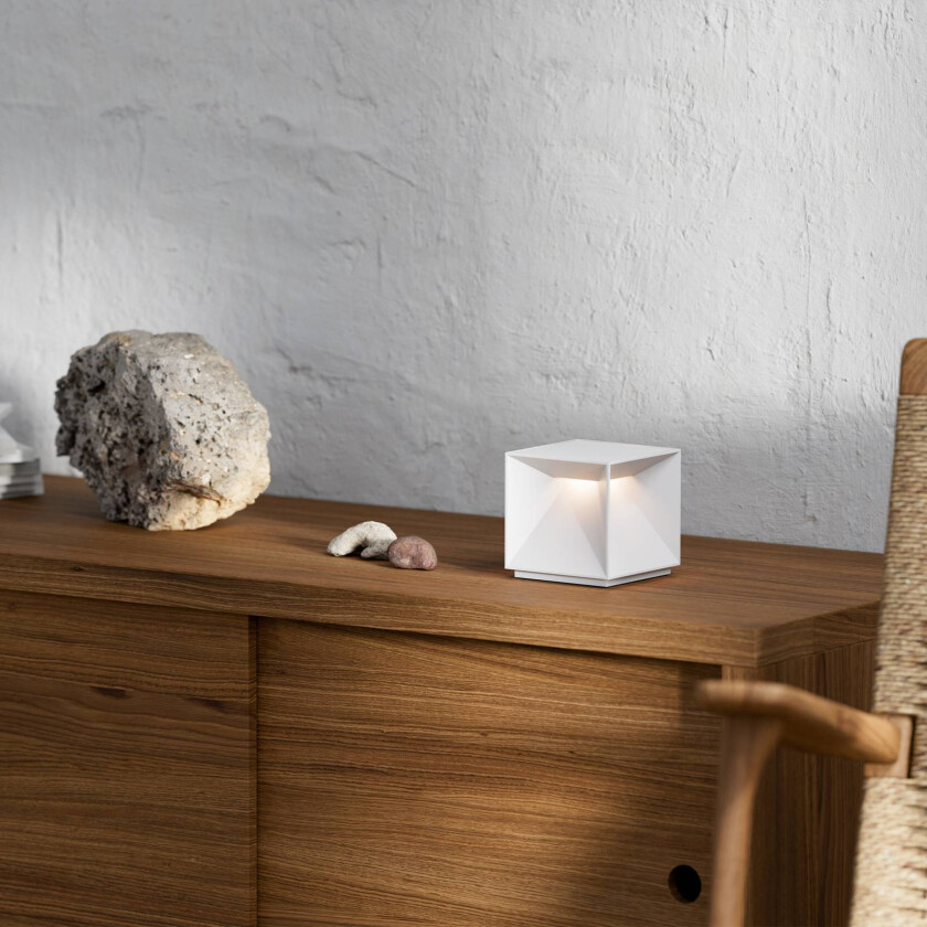 Nutalis LED-bordlampe, snøhvit, IP54, dimbar