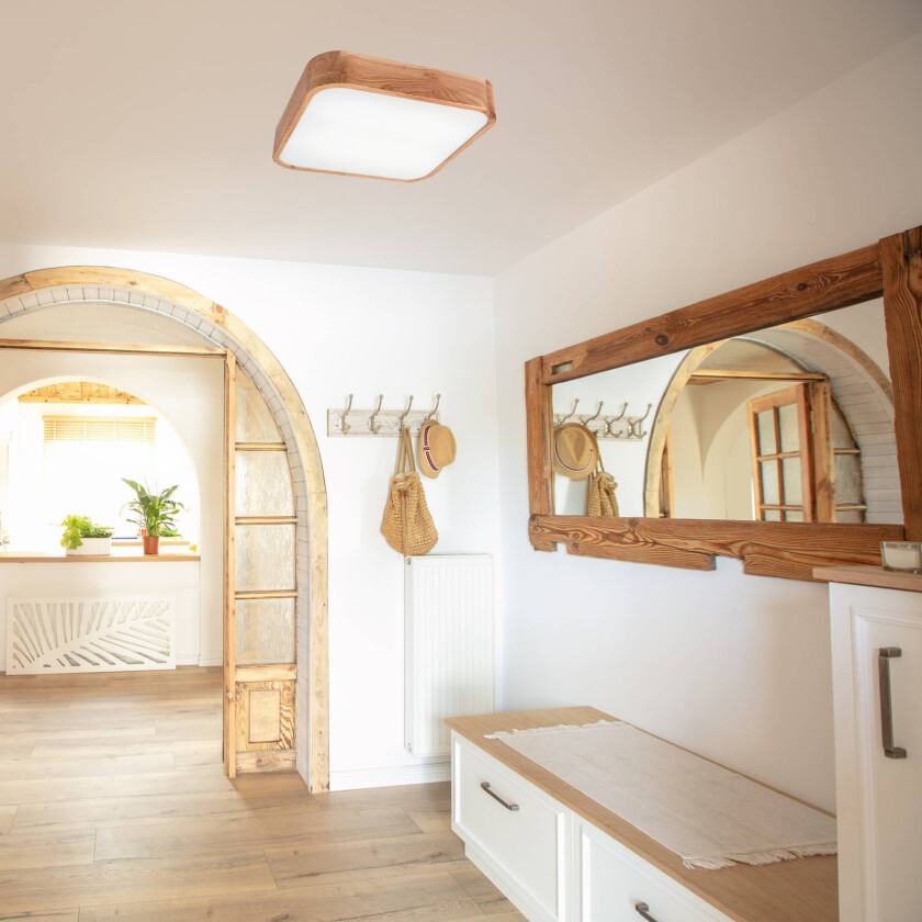 Gaspar taklampe kantet tre 45x45 cm