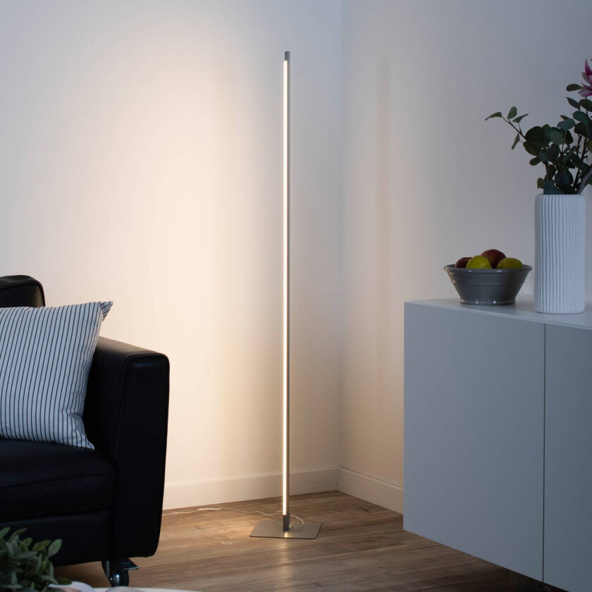 LED-gulvlampe Bella, rett, firkantet sokkel, stål