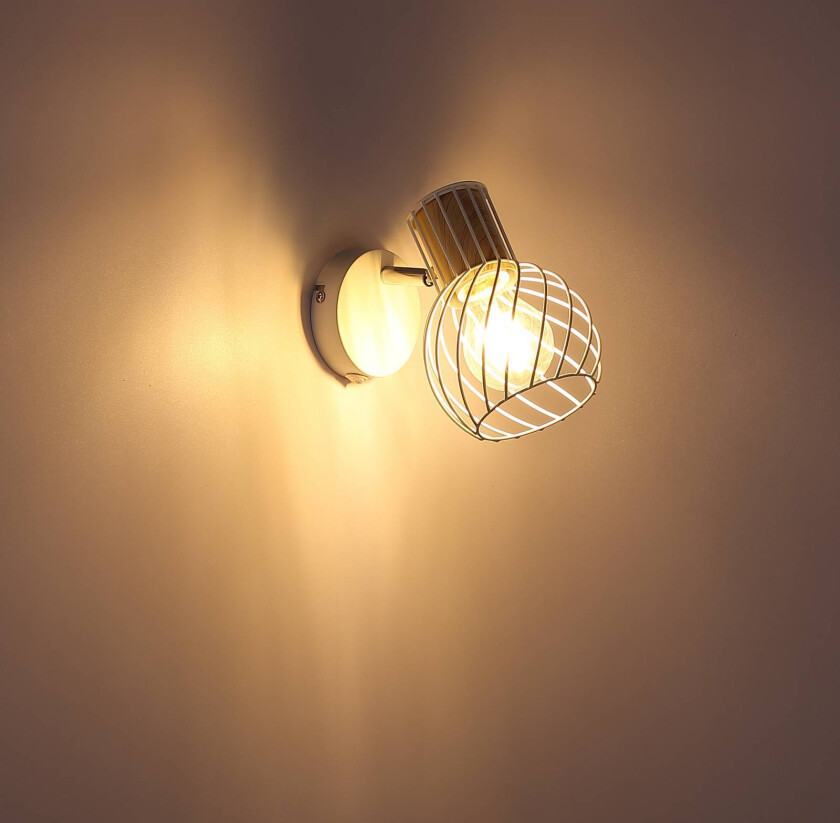 Vegglampe Louise i hvitt med fatning i treutseende