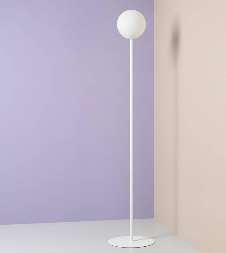 Gulvlampe Joel av metall og glass, hvit