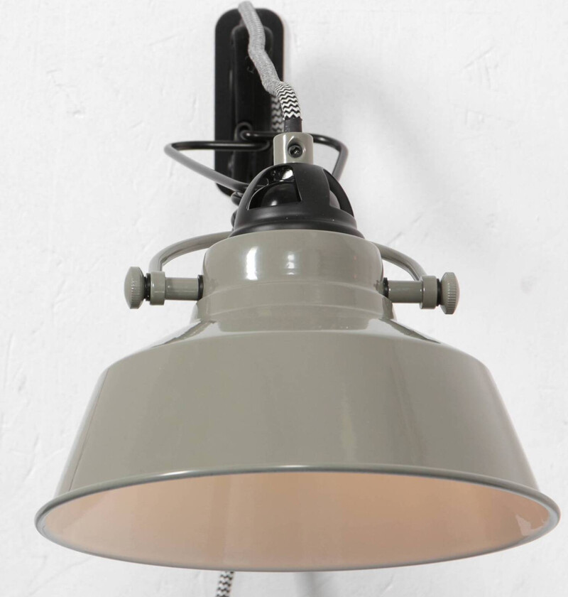 Vegglampe Nové med plugg, grønn