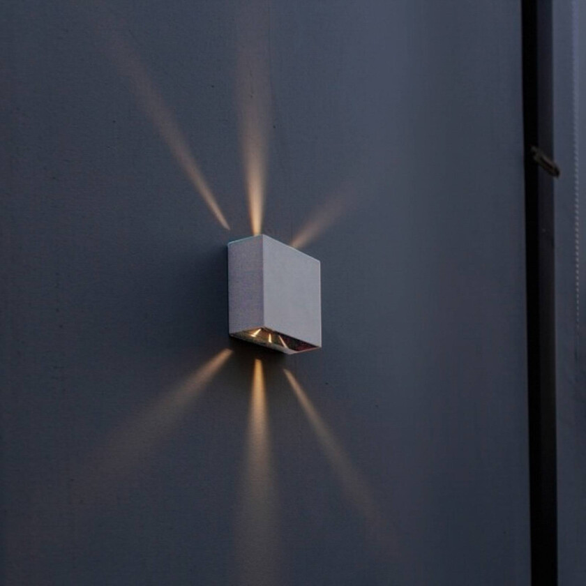 Gemini Beams, IP54 up/down kantet 3 000 K hvit