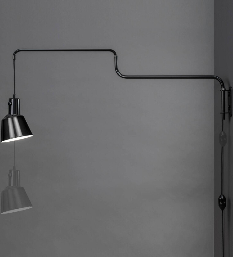 K830 vegglampe, svart
