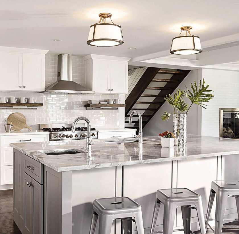 Taklampe Charlotte, hvit / antikk messing