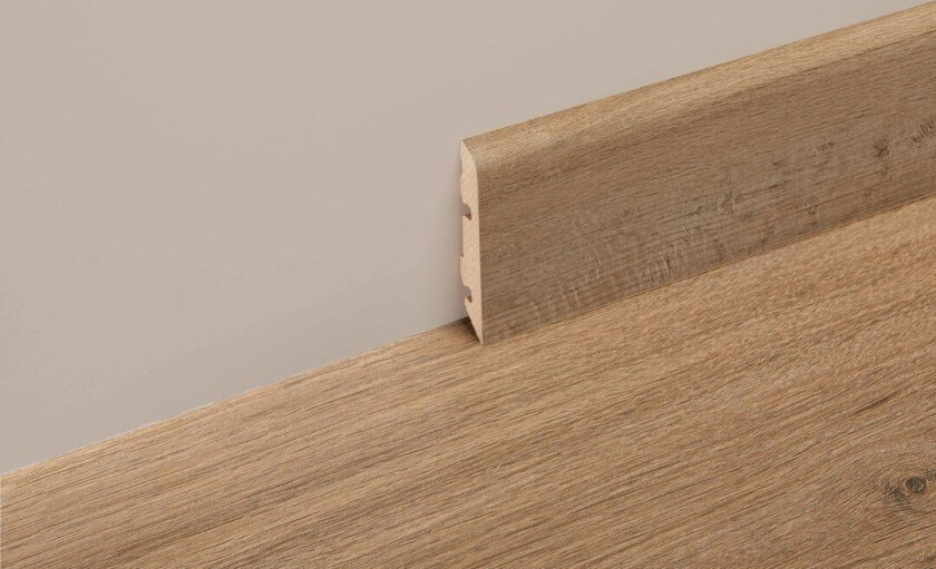 BERRYALLOC BOND EIK SOKKELLIST 2400X14X60