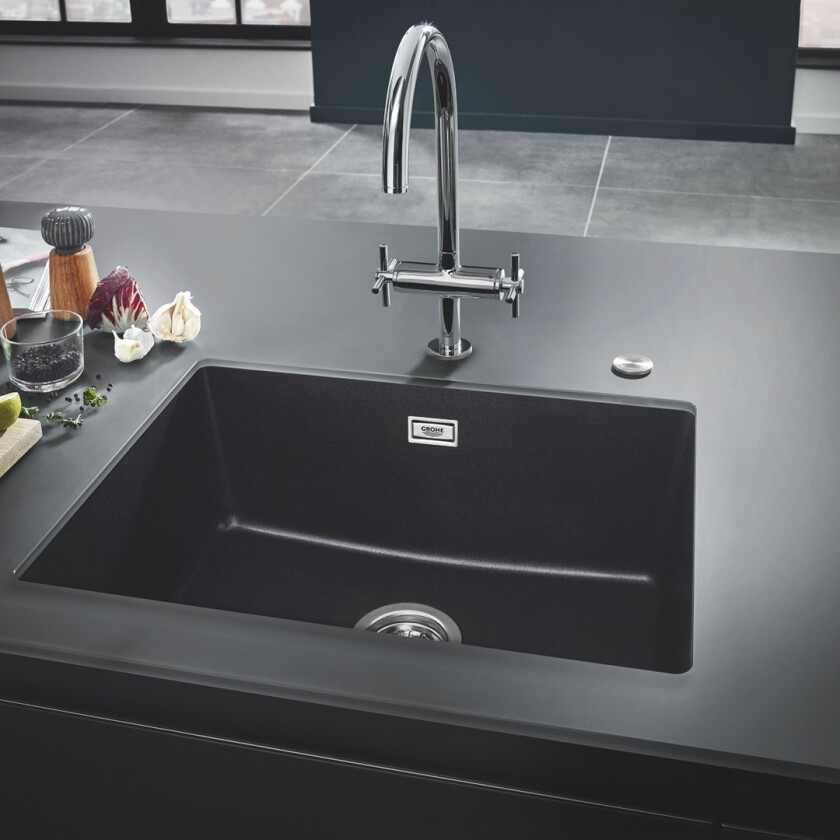 GROHE K700U KJØKKENKUM 61X46 CM SORT KVARTSKOMPOSITT M/AVLØPSGARNITYR