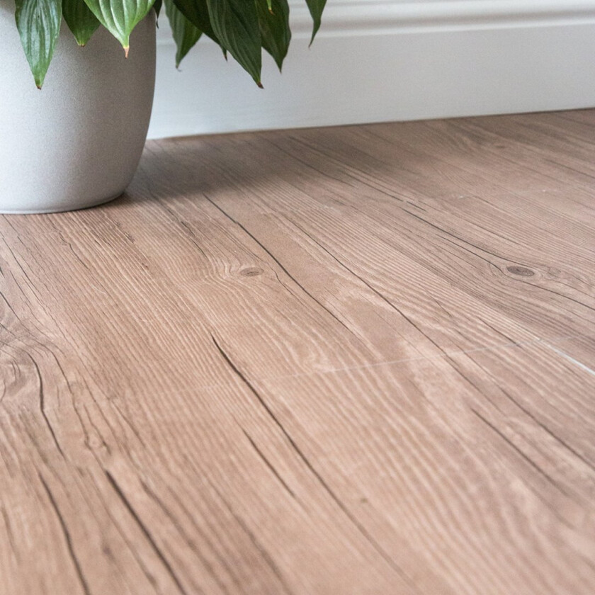 SELVKLEBENDE VINYLFLISER DARK OAK