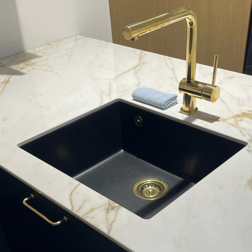 LAVABO JUPITER 600 KOMPOSITT KJØKKENVASK SORT M/MESSING BUNNVENTIL