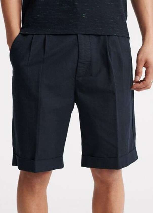 Edit Pleat Chino-shorts