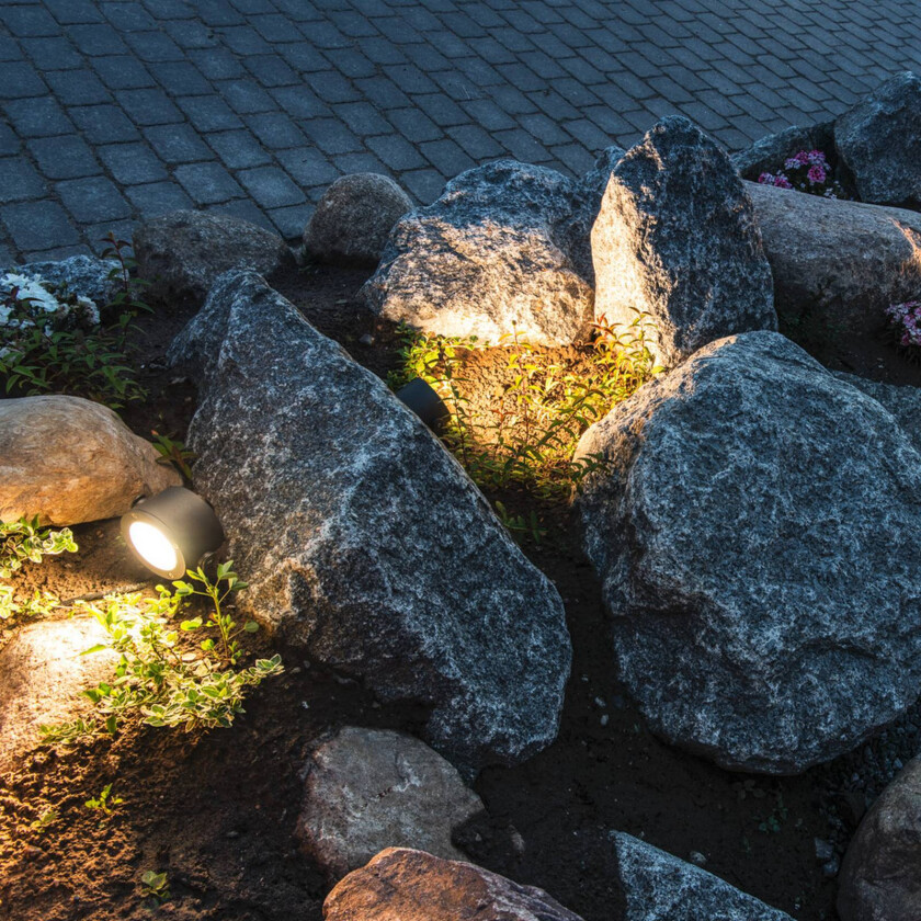 Sitra spot med jordspyd, antrasitt, aluminium, høyde 12 cm