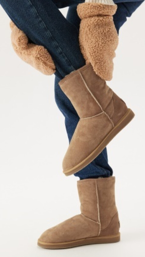 Linda Sheepskin Boots Chestnut 41