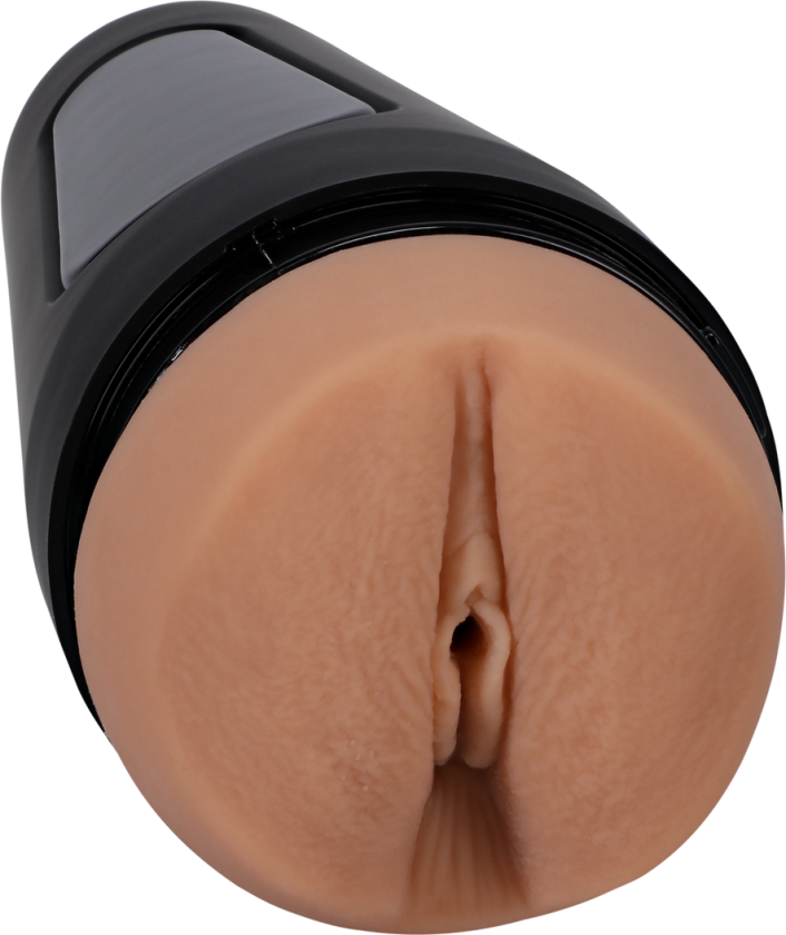 Main Squeeze - Girls of Social Media @Ms_Puiyi Pussy