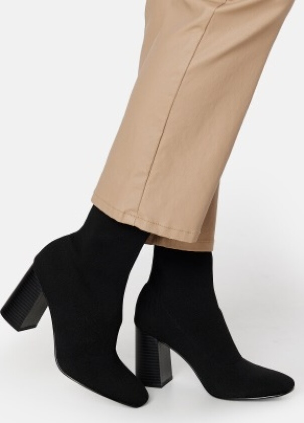 Ellie Knit Boot Black 4 41
