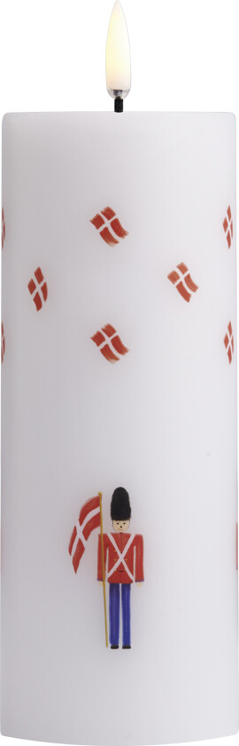 LED Pillar Celebration Candle DK, Smooth, 5,8x15 cm - Led Stearinlys