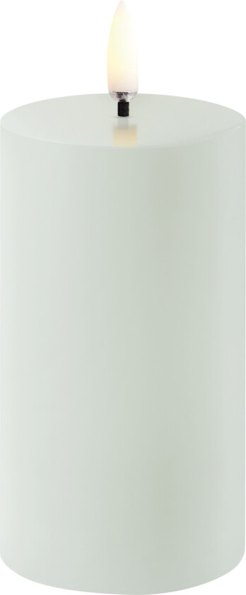 Bilde av LED Pillar Candle, Dusty Green, Smooth, 5,8x22 cm - Led Stearinlys