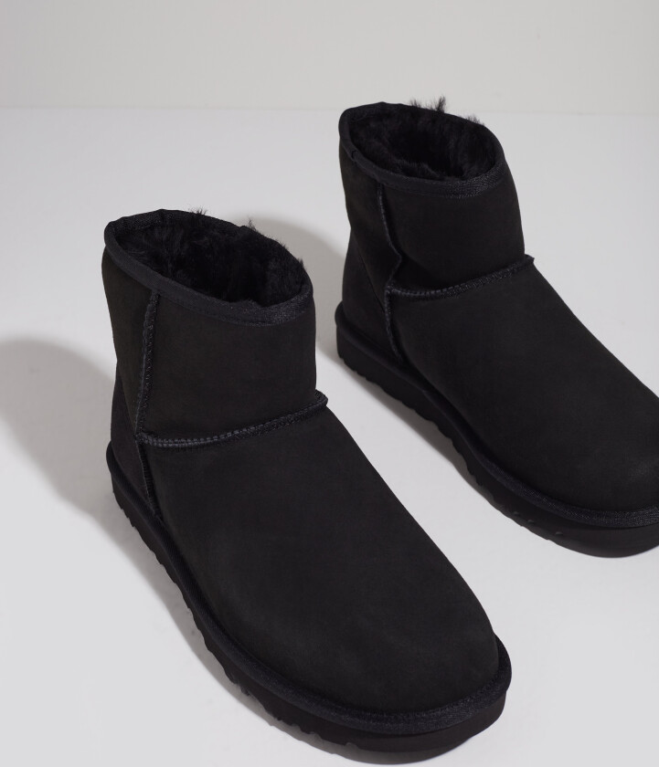 UGG M Classic Mini Boots & Støvler Svart