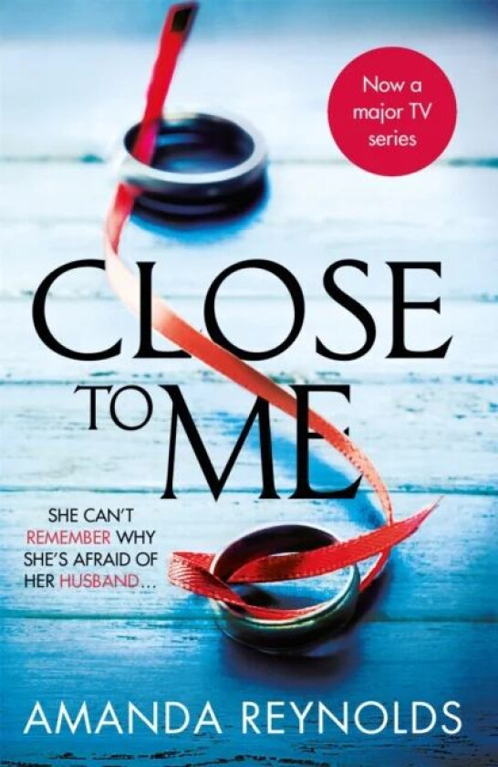 Close To Me av Amanda Reynolds