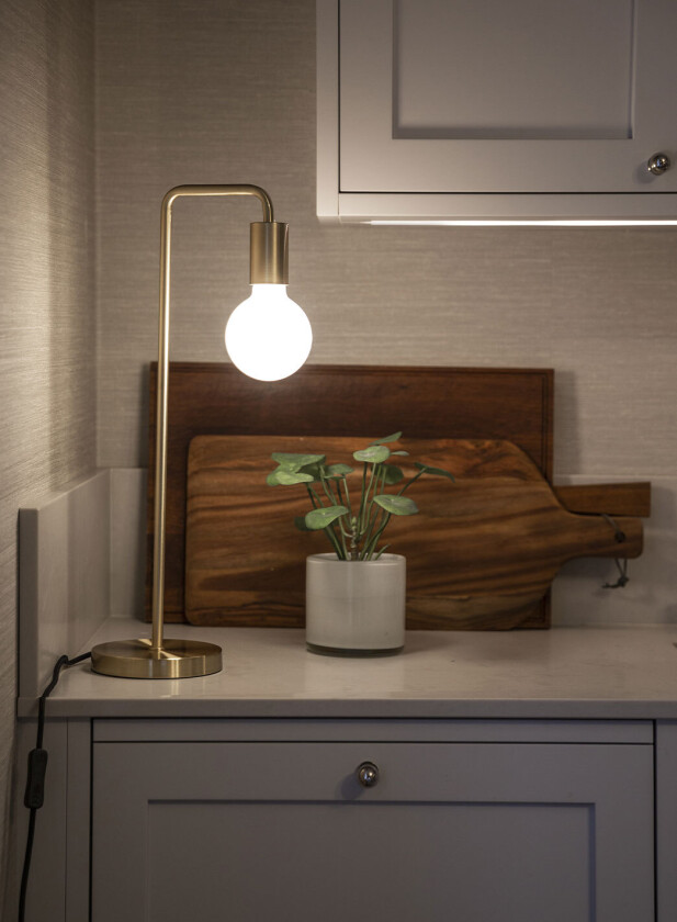 Aria bordlampe - matt messing