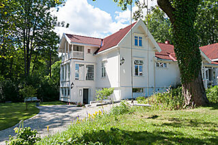 Gran 22x145 sveitser mel kledning grunnet + mellomstrøk