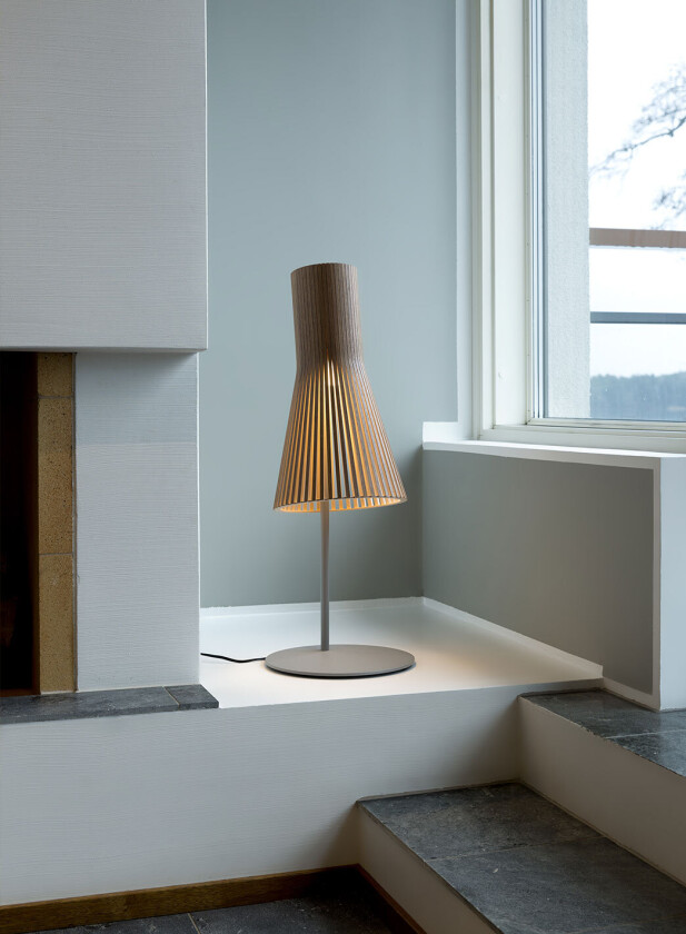 Secto 4220 bordlampe H75 - valnøtt