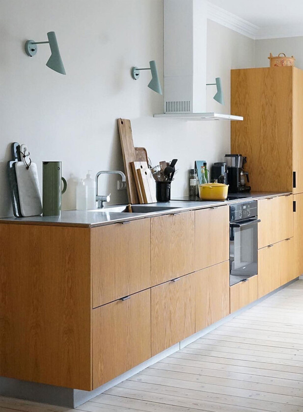 AJ vegglampe - lys petroleum