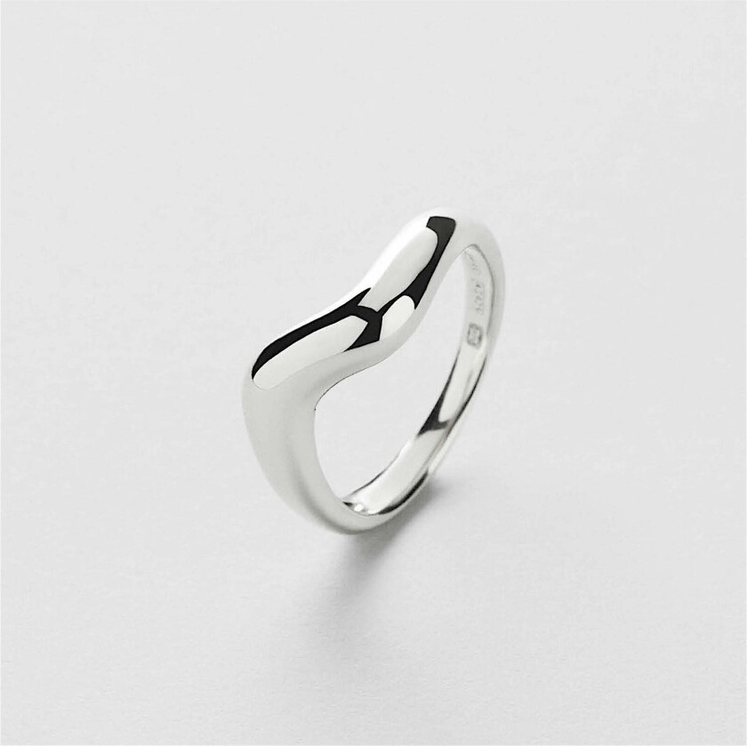 Wavy Molly Ring