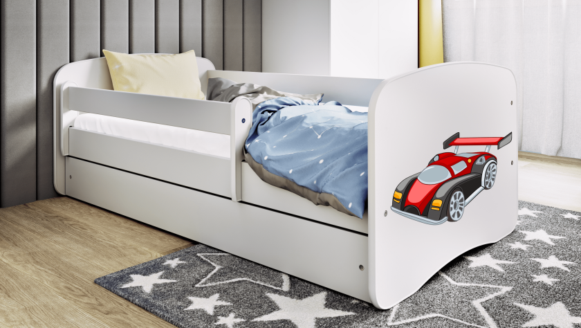 Babydreams juniorseng med racerbil, med madrass, sengehest og skuff - hvit laminat (140x70)
