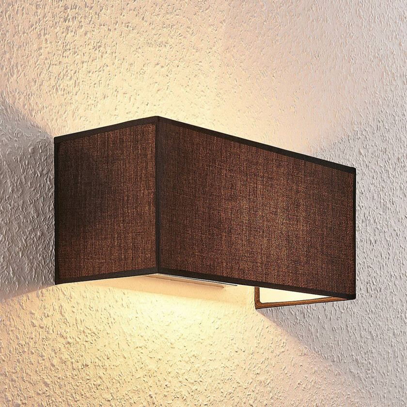 Adea stoff-vegglampe, 30 cm, kantet, svart