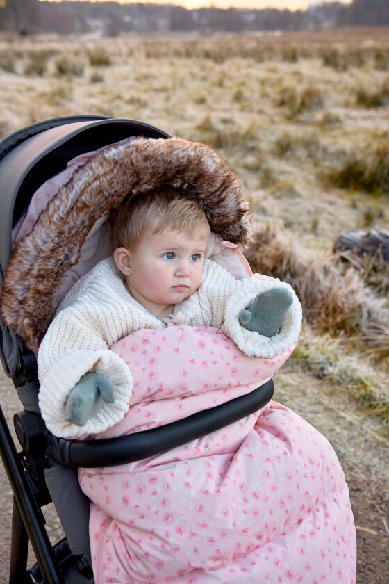 Bilde av Essence Vognpose Med Dun, Pink - Vintervognposer