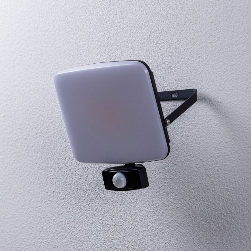 Prios Paityn utendørs LED-vegglampe m sensor, 50 W