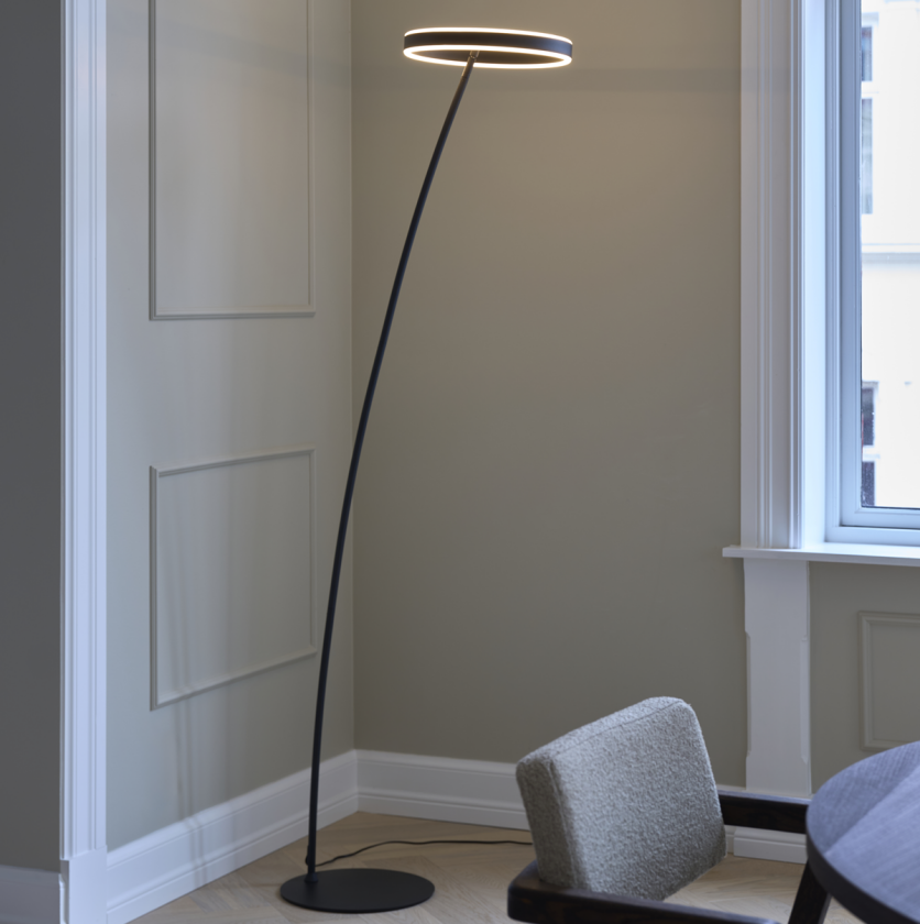 Orbit O-sirkel Gulvlampe LED Sort Interiørlampe Lampehuset
