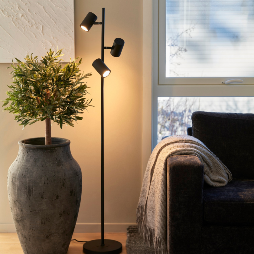 Noor II Gulvlampe Sort Leselampe Lampehuset