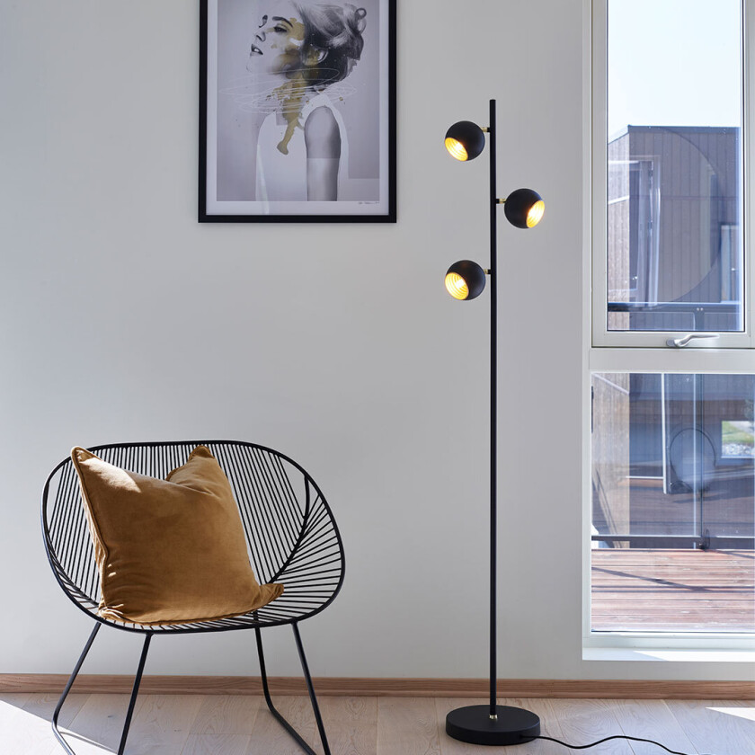 Dakota Gulvlampe TRIO Sort Interiørlampe Lampehuset