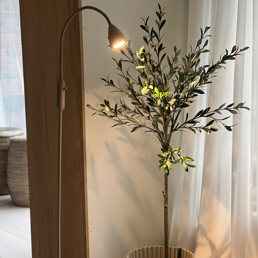 Lina Gulvlampe Nova Life Beige Interiørlampe Lampehuset