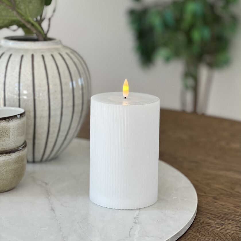 Rillet Kubbelys LED Hvit 15cm Lykter og LED lys Lampehuset