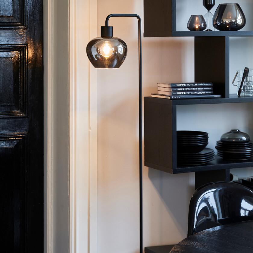 Kelly Gulvlampe Nova Life Røykfarget Interiørlampe Lampehuset